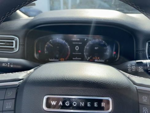 Used 2023 Jeep Wagoneer L Series II image 13