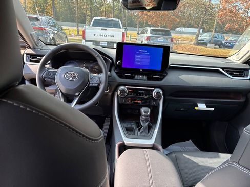 New 2025 Toyota RAV4 Limited image 18
