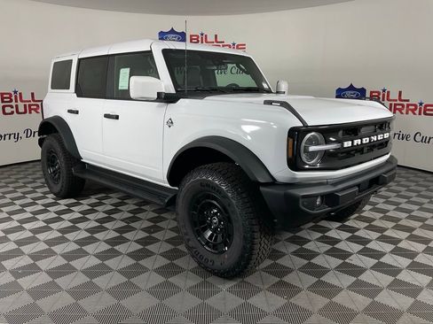 New 2026 Ford Bronco Outer Banks w/ Sasquatch Package AWD/4WD image 1