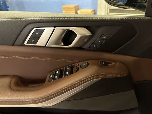 Used 2022 BMW X5 xDrive45e w/ M Sport Package image 23