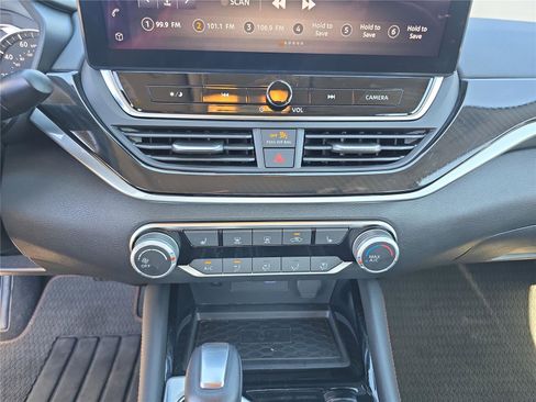 Used 2024 Nissan Altima 2.5 SR w/ SR Premium Package image 27