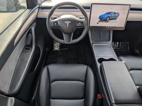 Used 2024 Tesla Model Y Long Range image 12