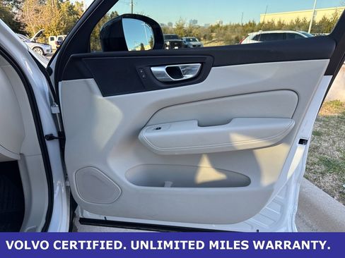 Used 2024 Volvo XC60 B5 Core w/ Protection Package Premier image 9