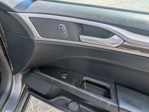 Used 2019 Ford Fusion SEL image 26