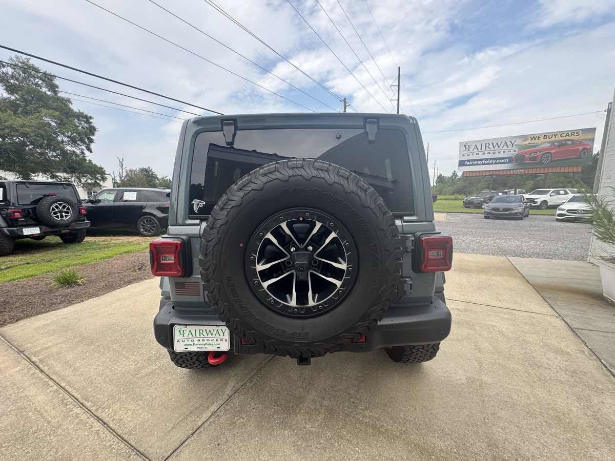 Used 2024 Jeep Wrangler Unlimited Rubicon AWD/4WD image 6