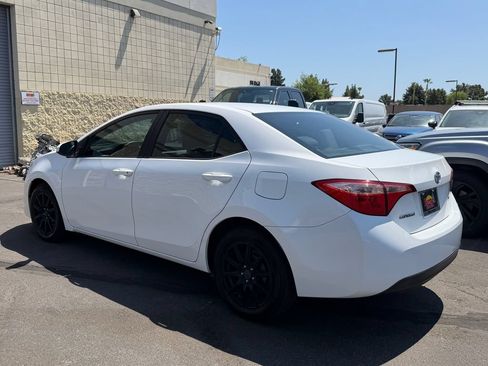 Used 2019 Toyota Corolla LE w/ Carpet Mat Package (TMS) FWD image 3