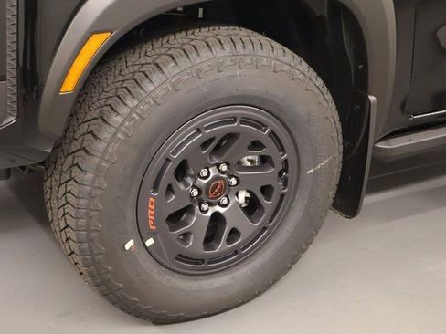 New 2026 Nissan Frontier PRO-4X w/ Pro-4x Convenience Package image 7
