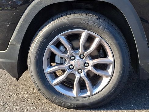 Certified 2024 GMC Terrain SLT AWD/4WD image 9