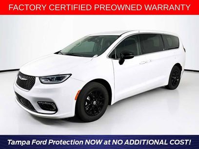 Used 2024 Chrysler Pacifica Touring-L