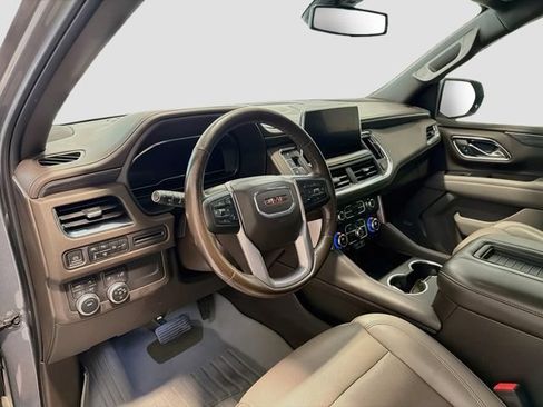 Used 2022 GMC Yukon XL SLT w/ SLT Luxury Package AWD/4WD image 9