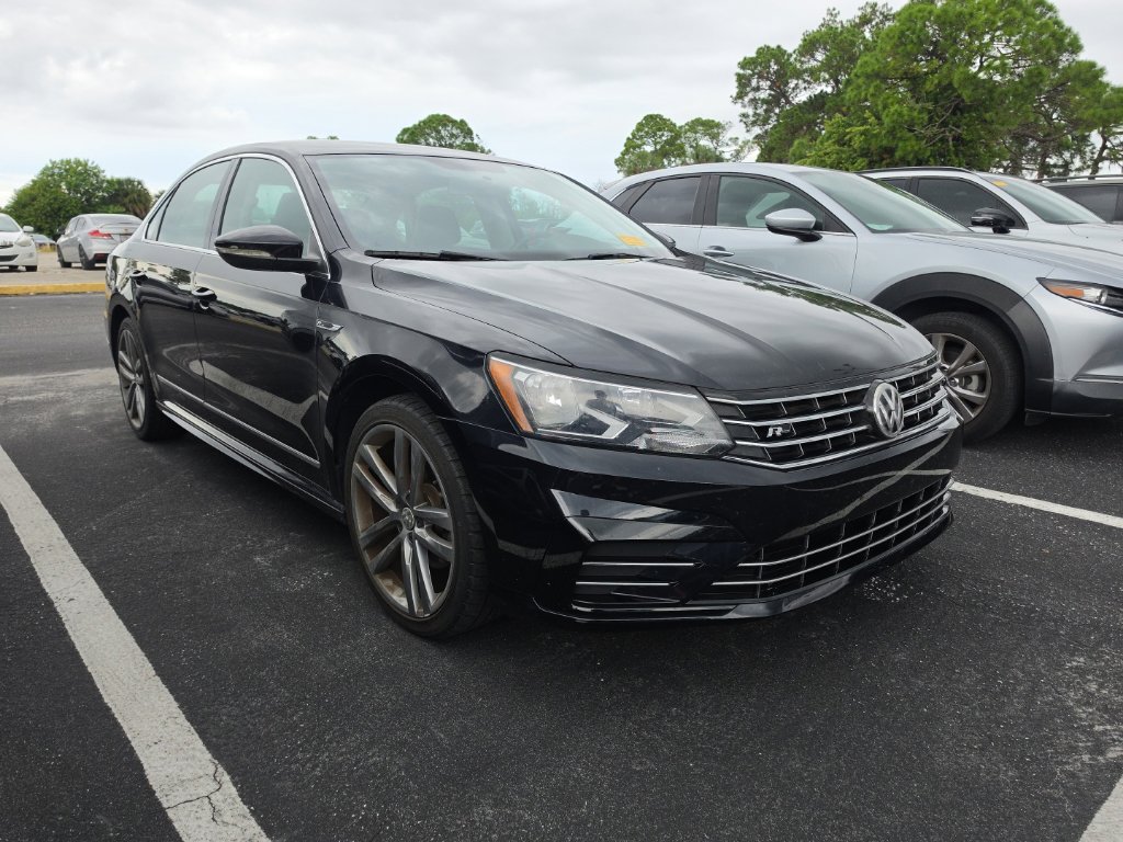 Used 2017 Volkswagen Passat 1.8T R-Line FWD image 2