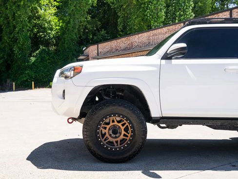 Used 2019 Toyota 4Runner SR5 AWD/4WD image 3