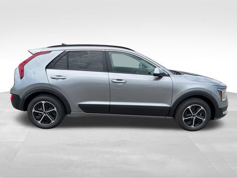New 2026 Kia Niro LX FWD image 8