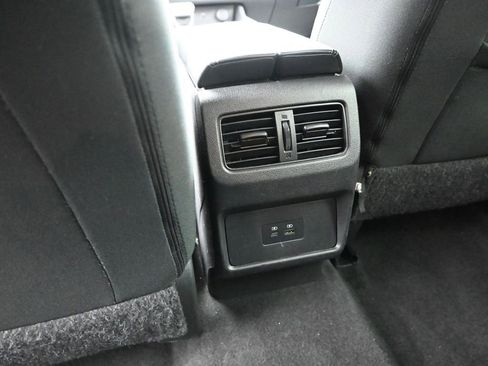 Used 2023 Nissan Rogue SV image 13