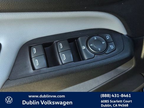 Used 2018 Chevrolet Equinox LS w/ LPO, Blackout Package image 10