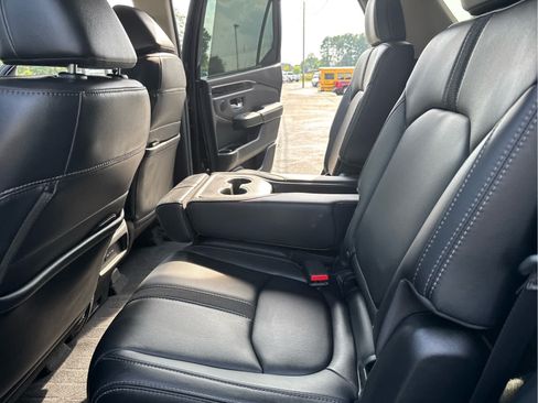 Used 2024 Honda Pilot Touring image 37
