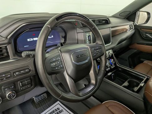 Certified 2023 GMC Yukon Denali Ultimate image 23