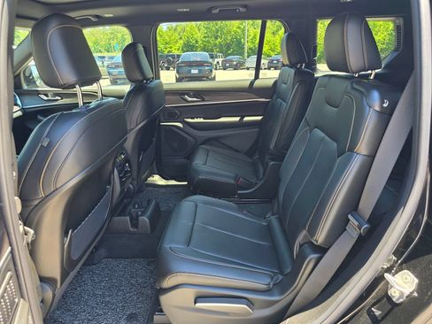 New 2026 Jeep Grand Cherokee L Limited AWD/4WD image 9