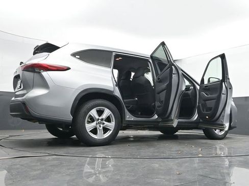 Used 2023 Toyota Highlander LE image 74