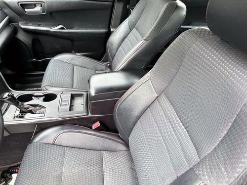 Used 2015 Toyota Camry SE FWD image 10