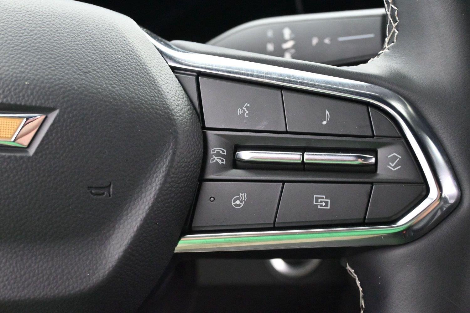 Used 2025 Chevrolet Traverse High Country FWD image 21