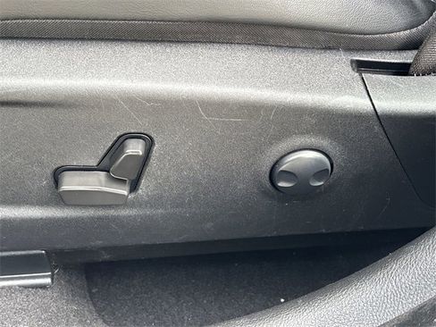 Certified 2022 Dodge Charger SXT w/ Leather Interior Group image 19