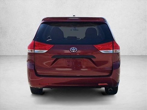 Used 2011 Toyota Sienna FWD image 7