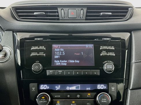 Used 2017 Nissan Rogue SV w/ Midnight Edition Package AWD/4WD image 19