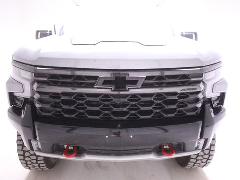 Used 2024 Chevrolet Silverado 1500 ZR2 w/ Technology Package image 8