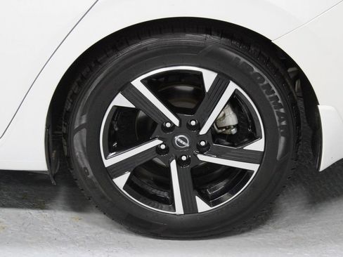 Used 2025 Nissan Sentra SV FWD image 18