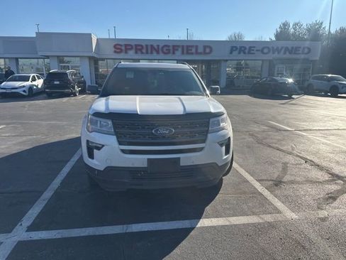 Used 2018 Ford Explorer XLT w/ Equipment Group 202A image 2
