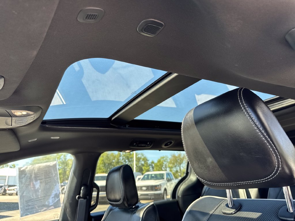 Used 2026 Chrysler Pacifica Limited FWD image 18