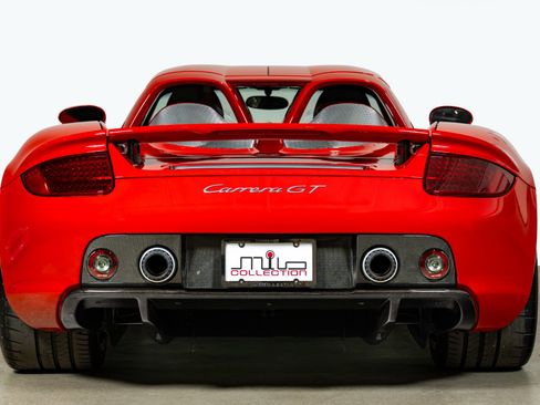 Used 2004 Porsche Carrera GT RWD image 9