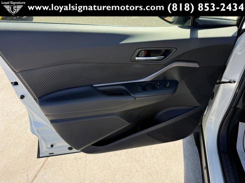 Used 2020 Toyota C-HR LE FWD image 17