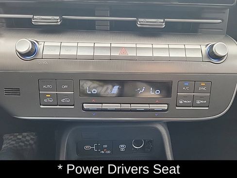Certified 2025 Hyundai Kona SEL AWD/4WD image 23
