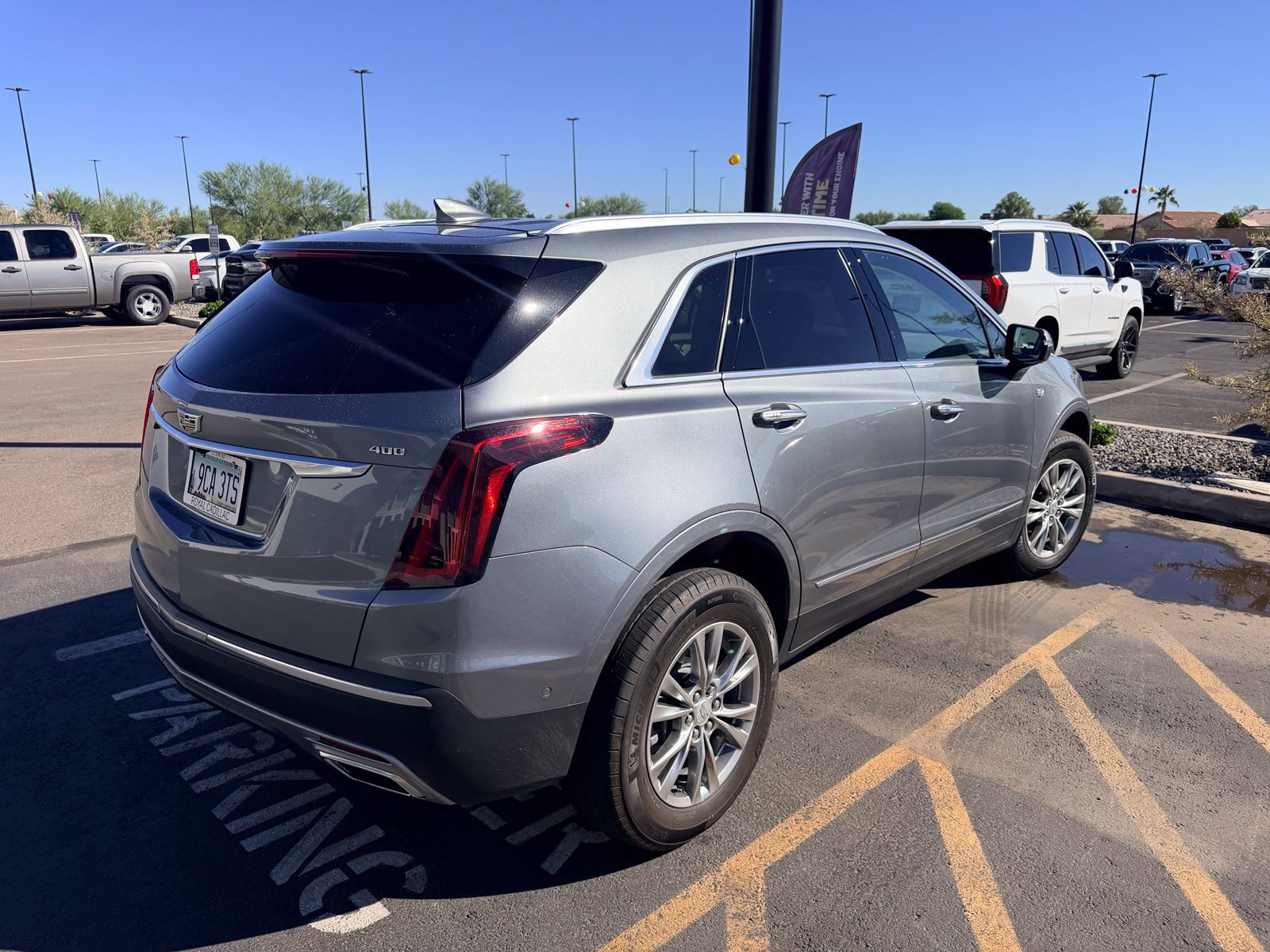 Used 2022 Cadillac XT5 Premium Luxury w/ Technology Package FWD image 3