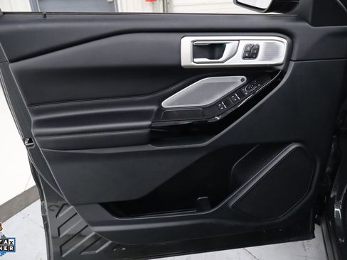 Certified 2023 Ford Explorer Platinum w/ Technology Package RWD image 12
