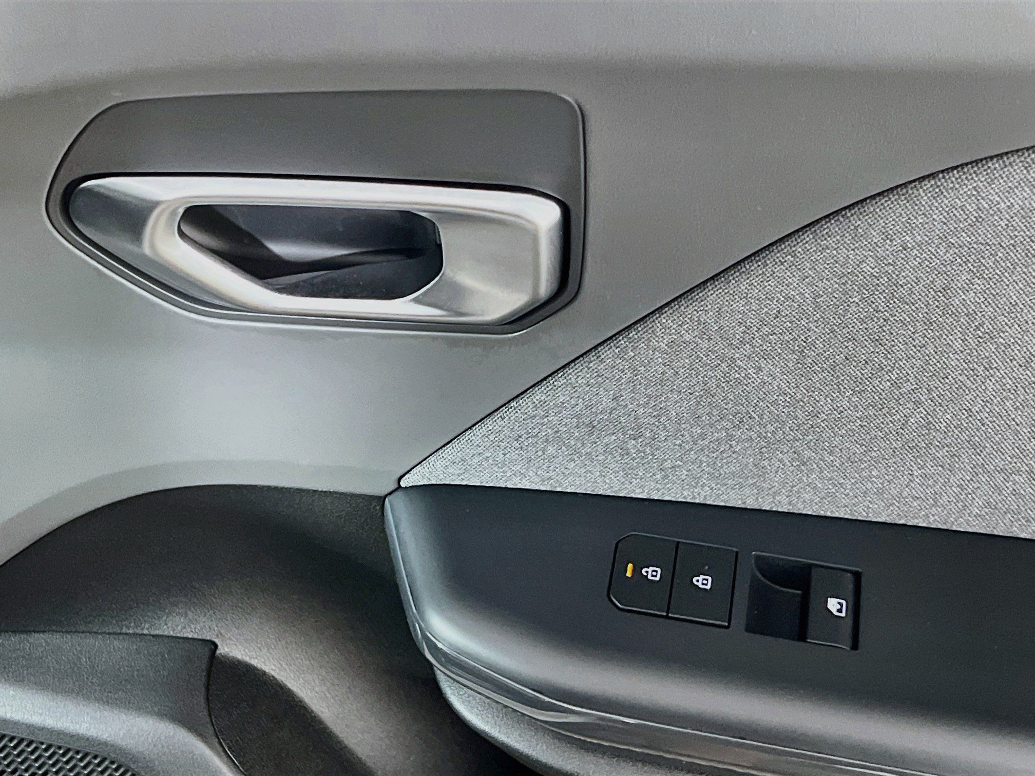 Used 2025 Kia K4 EX FWD image 32