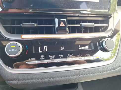 Used 2025 Toyota Corolla SE FWD image 26