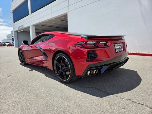 Used 2022 Chevrolet Corvette Stingray Coupe w/ 1LT RWD image 4