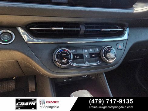 Used 2025 Buick Envista Preferred w/ Convenience I Package FWD image 18