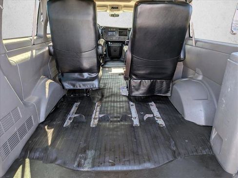 Used 2017 Chevrolet Express 2500 LS RWD image 6