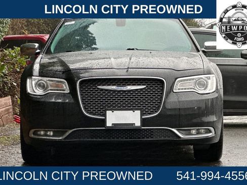 Used 2018 Chrysler 300 Limited image 8