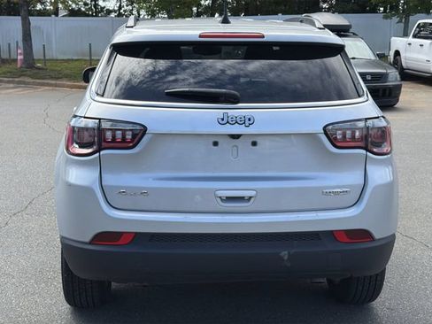 Used 2024 Jeep Compass Latitude AWD/4WD image 4