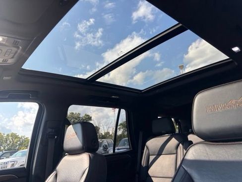 Certified 2021 Chevrolet Tahoe High Country AWD/4WD image 16