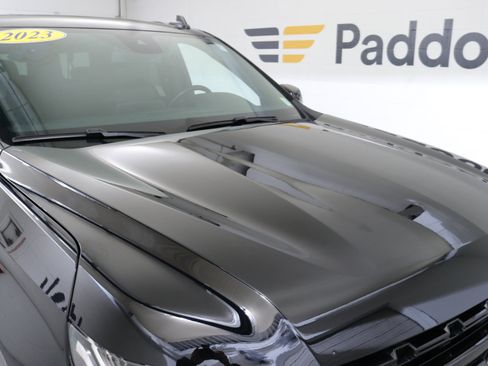 Used 2023 Chevrolet Suburban Z71 w/ Luxury Package image 12