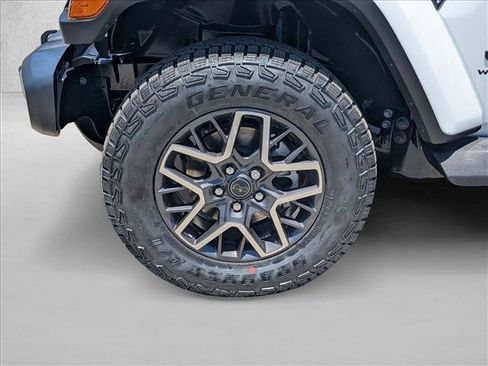 New 2026 Jeep Wrangler Unlimited Sahara AWD/4WD image 10