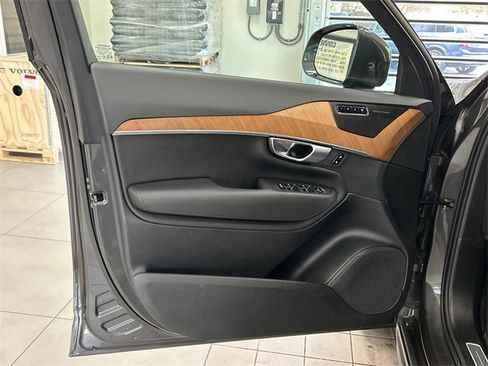 Certified 2024 Volvo XC90 T8 Plus image 9