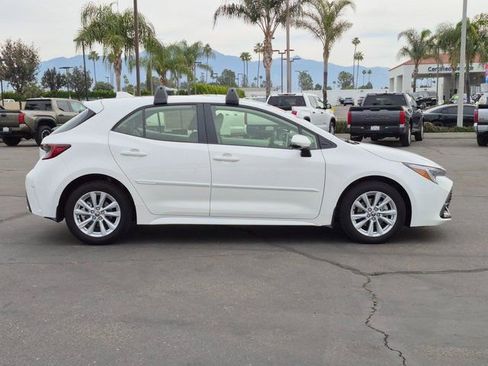 Used 2025 Toyota Corolla SE w/ SE Package image 4