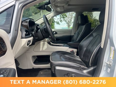 Used 2023 Chrysler Pacifica Limited w/ Uconnect Theater Family Group AWD/4WD image 11